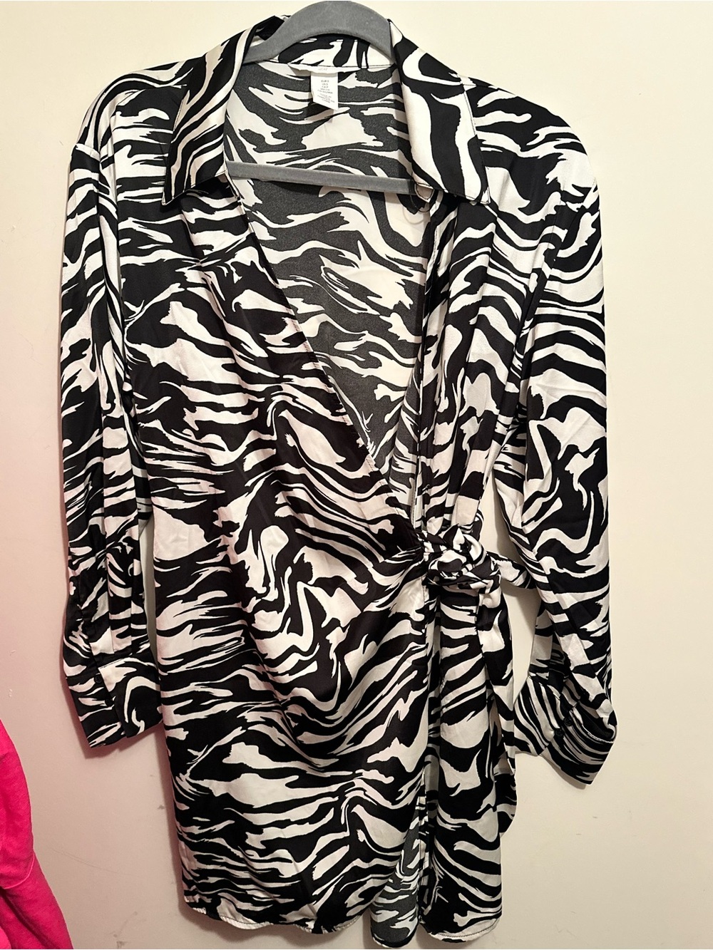 H&M Black and White Abstract Wrap Dress